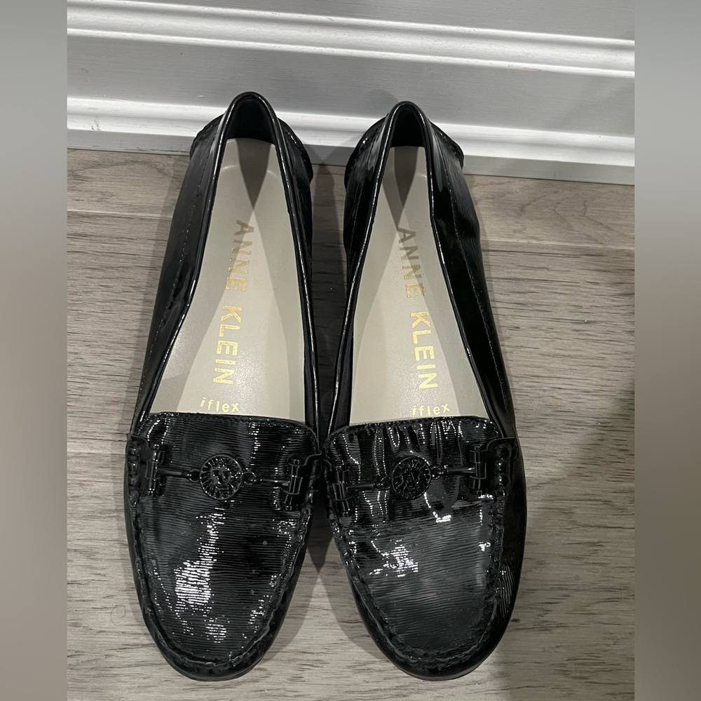 Unique Anne Klein Flex Patent Leather Loafers